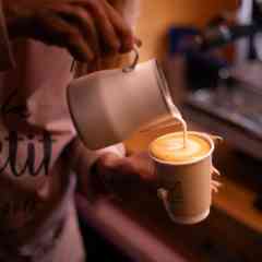 La Petite - Impression 1 La Petite